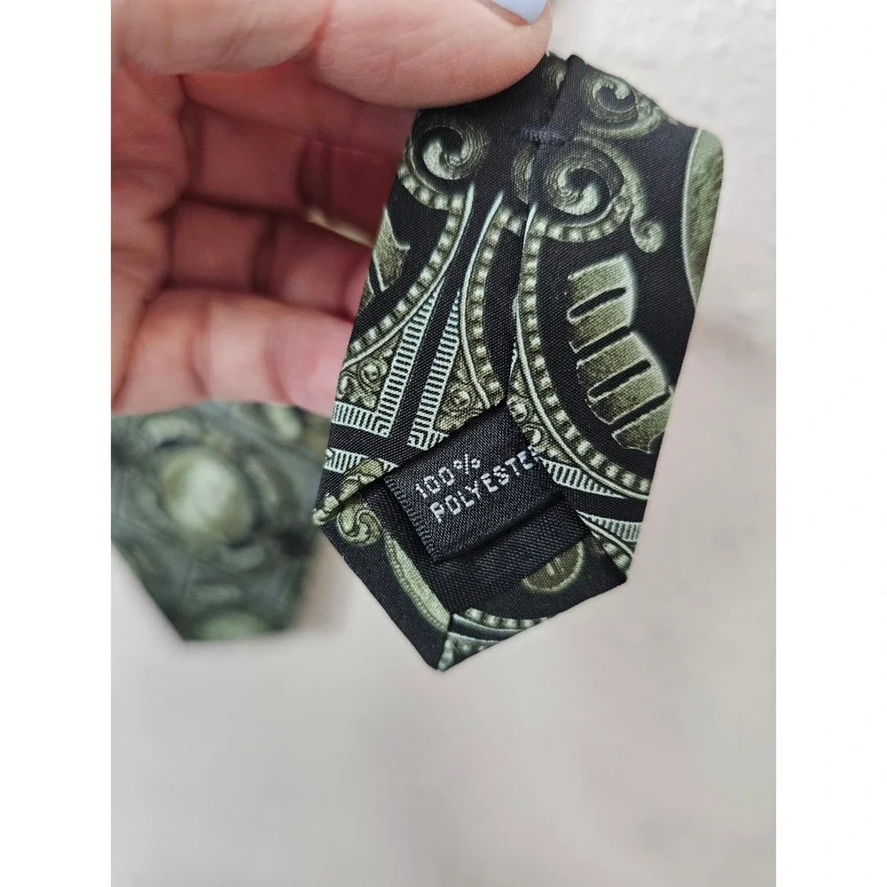Ralph Marlin 2002 US Bills Money Currency Novelty Tie Green Black